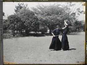 Image représentant Ecole de gymnastique militaire, entraînement aux arts martiaux Kendo (escrime japonaise)