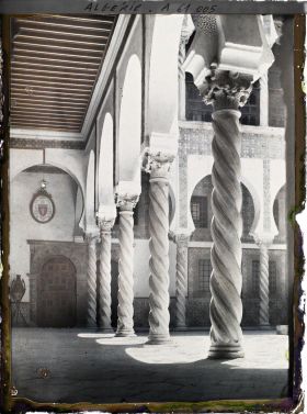 Image représentant Colonnade du patio de l'archevêché (ancien Dar Aziza)