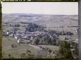 Image représentant Vue de la ville des Cabannes depuis la place Fontournies