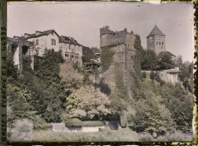 Image représentant France, Sauveterre de Béarn, Sauveterre et son clocher, vus du vieux Pont