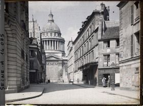 Image représentant Le Panthéon vu de la rue d'Ulm, au niveau du croisement de la rue Lhomond