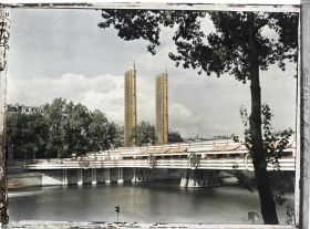 Image représentant L'Exposition internationale, la porte de l'Alma