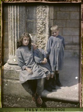 Image représentant France, Brantôme, La soeur et ses 2 frères enfants de Brantôme