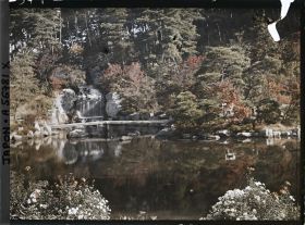 Image représentant Jardin, étang et cascade au pied du Mont Hiei