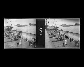 Image représentant Le ponton et les constructions du port, vue prise du Lützow