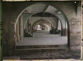 Image représentant Les arcades autour de la place de la République (devenue place aux Herbes)