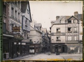 Image représentant La place Victor Hugo (actuelle avenue) et la rue aux Fèvres
