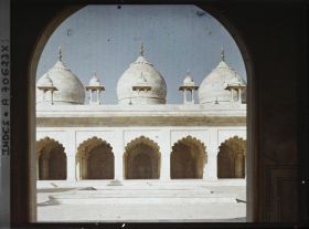 Image représentant Façade de la salle de prière de la mosquée de la Perle (Moti Masjid) dans le Lal Qila (fort Rouge)