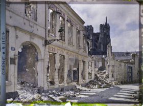 Image représentant Ruines de l'entreprise de zinguerie Berriot Fres, Maurice Hutin et Cie, rue Eugène Desteuque