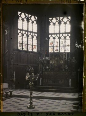Image représentant Le maître-autel tout en bois de l'église Sainte-Catherine