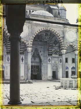 Image représentant Selimiye Camii (Grande Mosquée) : la cour d'entrée (ouest)