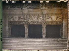 Image représentant Les grandes cheminées de la salle des pas perdus du Palais de Justice