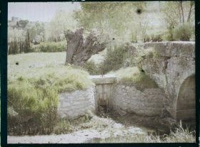 Image représentant Le petit pont du canal de vidange Le Vigueirat