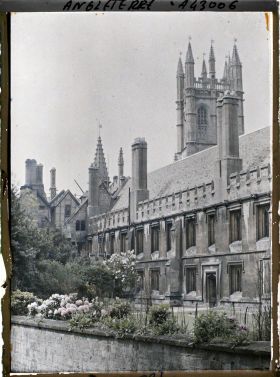 Image représentant Le Magdalen College du côté jardin