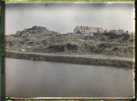 Image représentant Belgique, Dixmude, Ruines de la minoterie, vues de la rive gauche de l'Yser