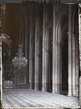 Image représentant Espagne, Santigo de Compostela, La nef Centrale de la Cathédrale (nef en berceau)