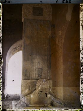 Image représentant Ming Shisanling (" Treize Tombeaux des Ming ")