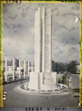 Image représentant L'Exposition Coloniale Internationale de 1931, la fontaine de la porte d'honneur