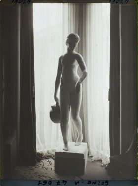 Image représentant L'Exposition des arts décoratifs, bureau du Pavillon Rulhmann, statue de Joseph Bernard