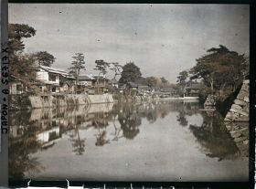 Image représentant La douve ouest du château U-jô ("château des corbeaux")