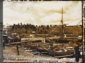 Image représentant Barques et felouque au port dans la Corne d'Or