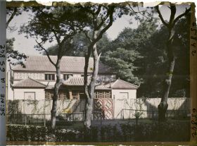 Image représentant L'Exposition Coloniale Internationale de 1931, le pavillon d'habitation des danseuses cambodgiennes