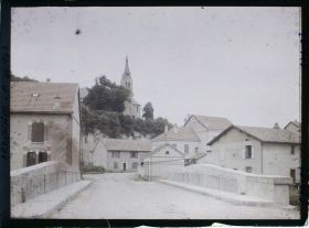 Image représentant Vue de l'église prise depuis la rue des Ponts