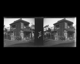 Image représentant Un magasin de céramique (?)