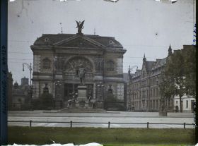 Image représentant Allemagne, Düsseldorf, Kunsthalle et Statue de Bismarck
