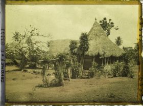 Image représentant Case du fétiche Lègba dans le village de Daagbé