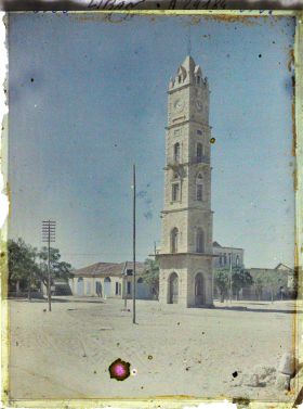 Image représentant La tour de l'Horloge du " Sérail ottoman " sur la place du Tell devenue la place Gamal Abd el Nasses