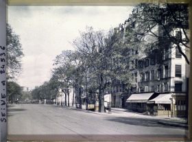 Image représentant Le boulevard du Temple vers la place de la République, à l'angle de la rue Jean-Pierre Timbaud