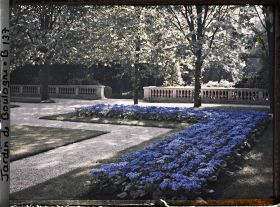 Image représentant Partie sud-est du jardin français, côté jardin anglais