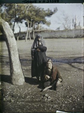 Image représentant Turquie, Magnesie, Homme jeté dans une mosquée en flammes et devenu fou