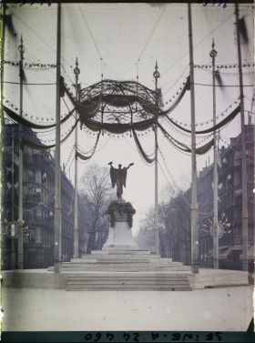 Image représentant Décoration place de l'Hôtel de Ville pour le Cinquantenaire de la IIIe République