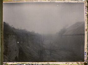 Image représentant Meuse, Tavannes, Les fosséspar temps de brouillard