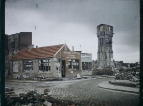 Image représentant France, Béthune, Vue vers le beffroi et maisons en bois