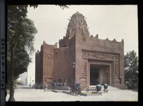 Image représentant L'Exposition des arts décoratifs, Pavillon de l'Afrique occidentale, cours Albert Ier
