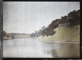 Image représentant Les douves du palais impérial