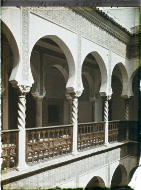 Image représentant La galerie du premier étage de l'archevêché (ancien Dar Aziza)