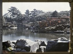 Image représentant Parc Ritsurin-koen (ou Kuribayashi-koen), paysage autour du lac du sud (Nanko)