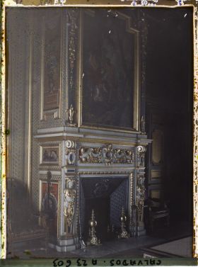 Image représentant La cheminée de la salle dorée de l'ancien évêché