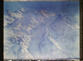 Image représentant Vue prise de Brévent (2532m) Le Mt Maudit, Mt Blanc, Les Bosses, les Dômes et l'aige du Goûter, l'aige de Biomassay, Gl. des Bossns, Gl. de Taconaz.