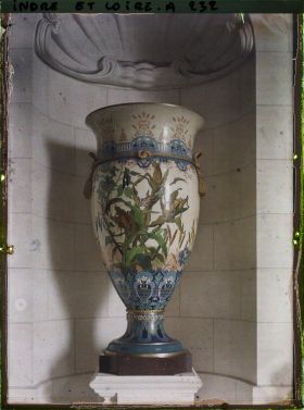 Image représentant Vase disposé dans un couloir de l'hôtel de ville