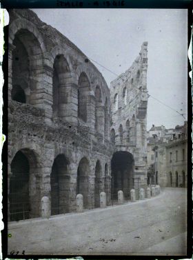 Image représentant Arènes