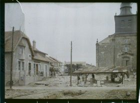 Image représentant France, Neuvilly, Place de l'Eglise