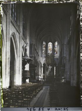 Image représentant La nef de l'église Saint-Merri