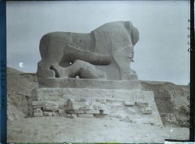 Image représentant Le lion dévorant un homme terrassé