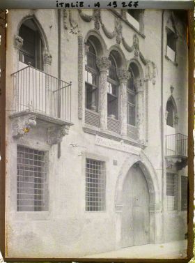 Image représentant Palais Squarzi rue des Saints apôtres ?