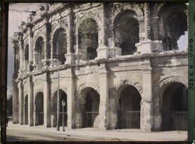 Image représentant Les arènes